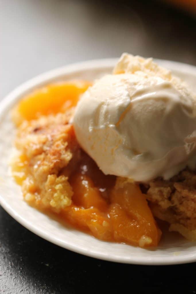 Peach Cobbler Dump Cake Recipe – Six Sisters' Stuff