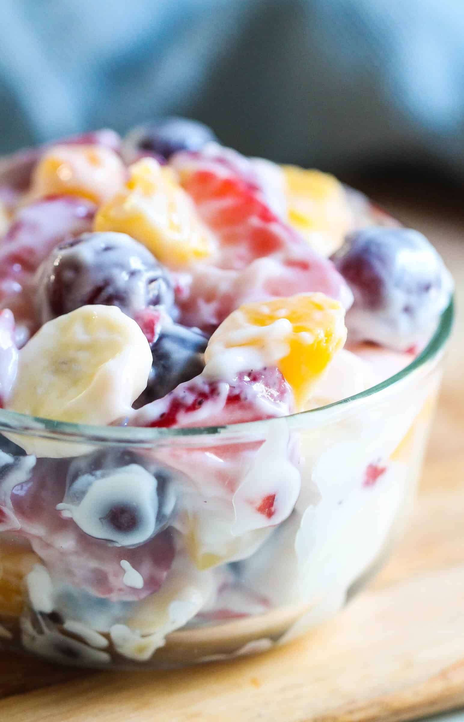 fruit salads with yogurt