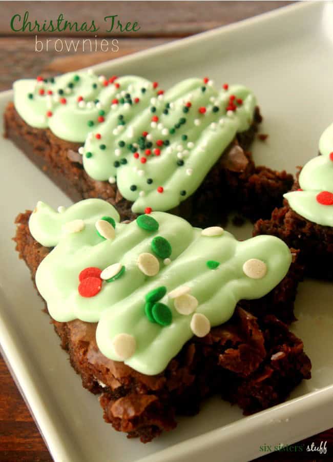 Christmas-Tree-Brownies-from-Six-Sisters-Stuff
