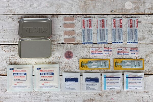 DIY mini emergency kit