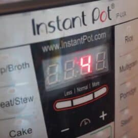 Instant Pot appliance with the number 4 showing on the screen