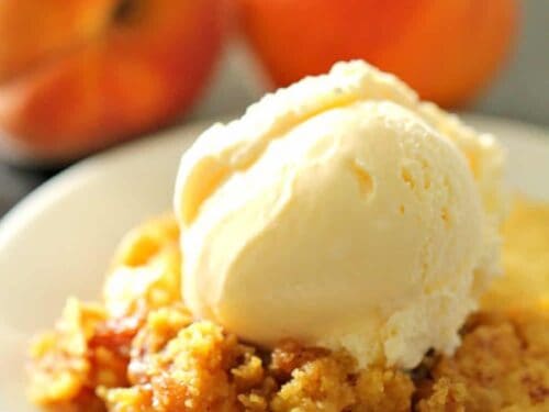 Slow Cooker Peach Cobbler