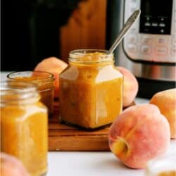 Instant Pot Peach Preserves in jars